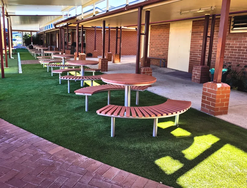 Conrod Single settings on synthetic grass under cover at Emmanuel Anglican College